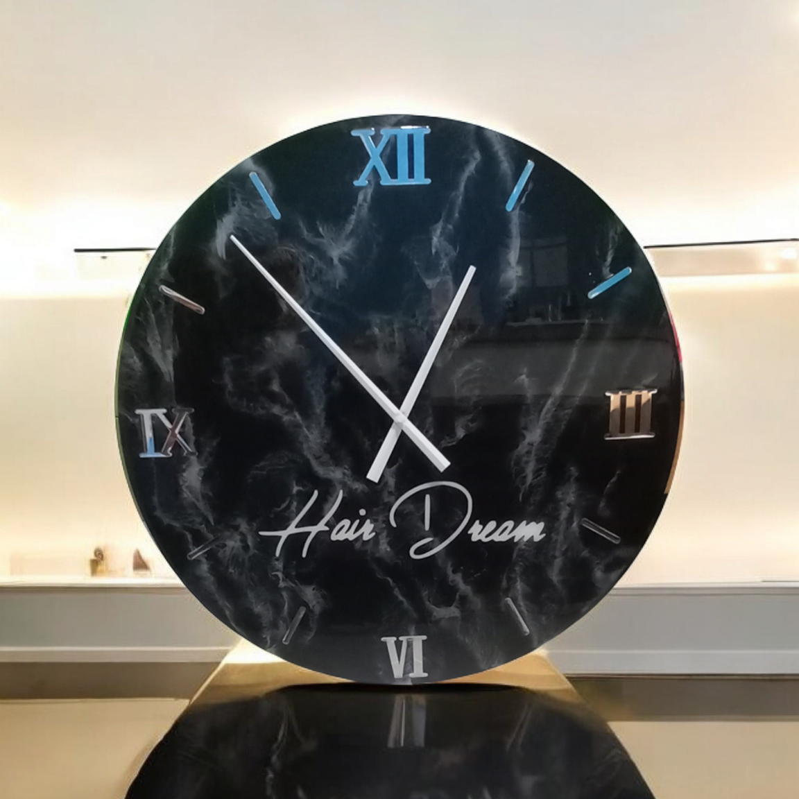 Orologio di design in resina effetto marmo Pollon Resinart