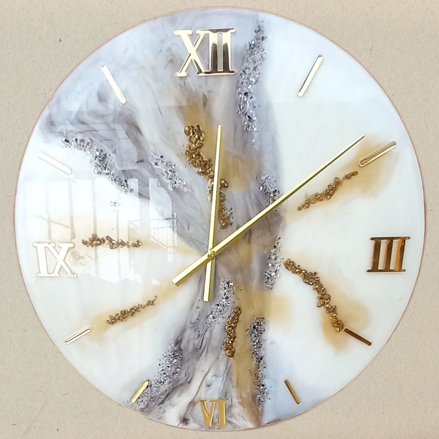 Orologio di design in resina effetto marmo fatto a mano Pollon Resinart
