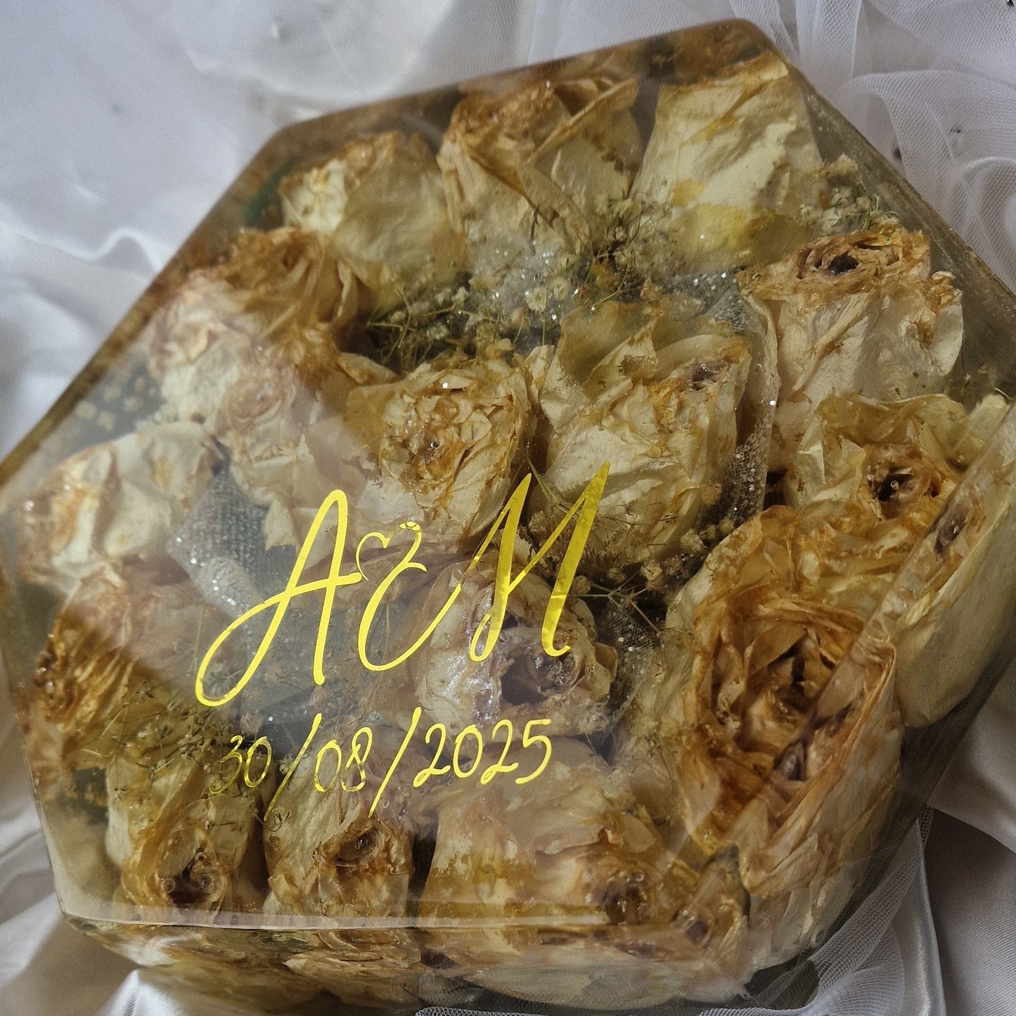 Conservazione bouquet da sposa in resina forma esagono Pollon Resin Art