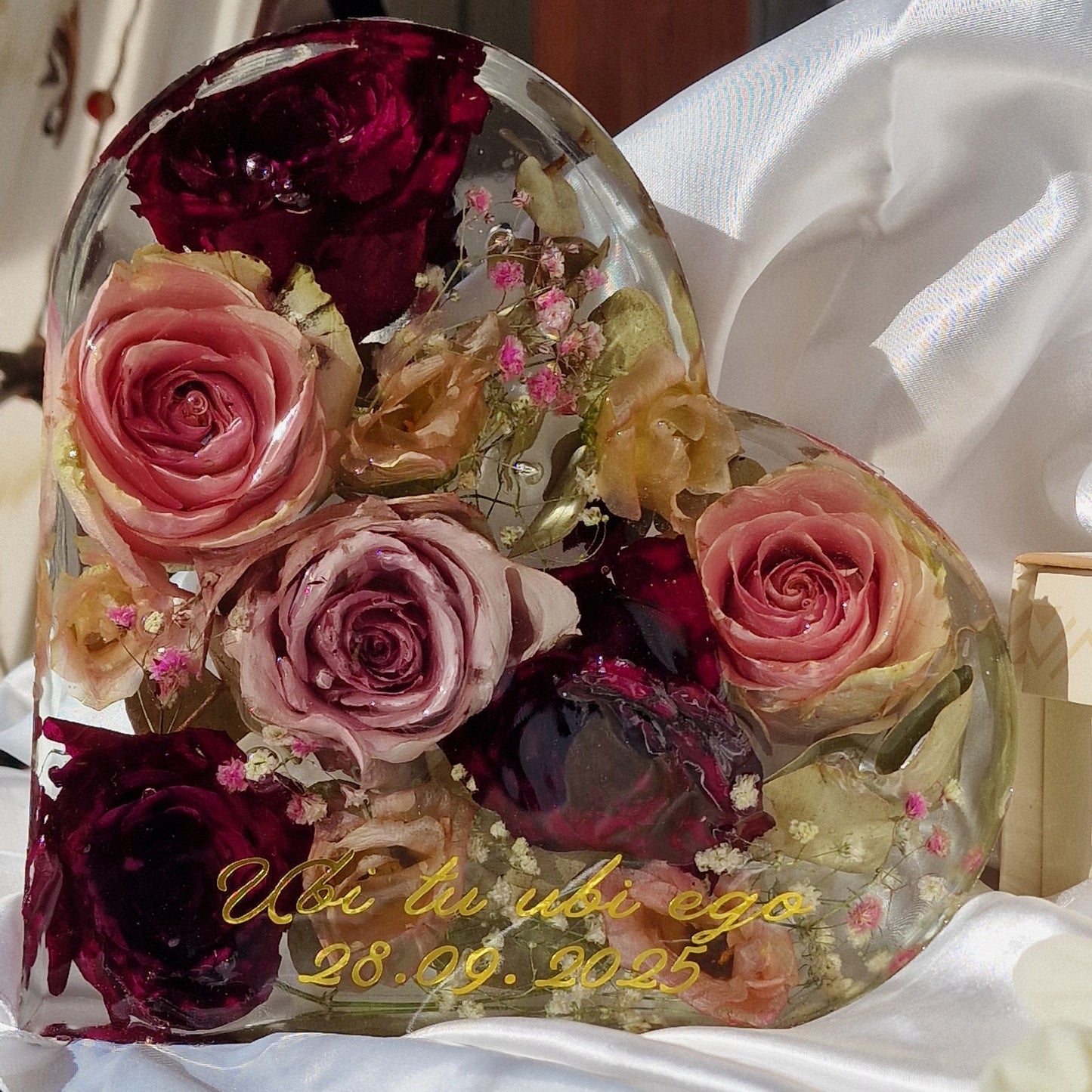 Conservazione bouquet da sposa in resina forma cuore Pollon Resin Art