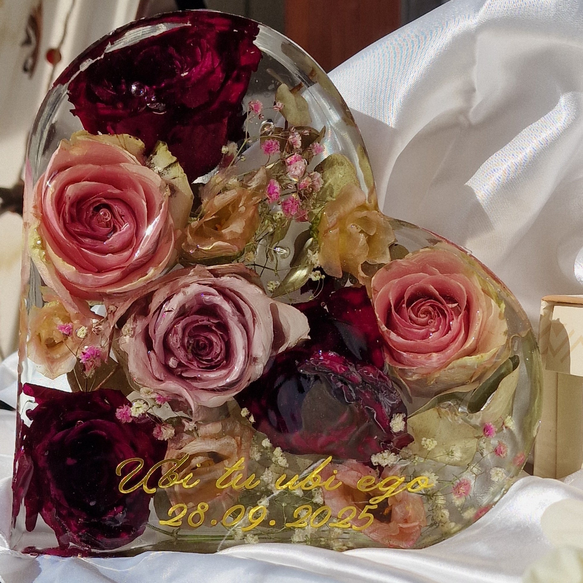 Conservazione bouquet da sposa in resina forma cuore Pollon Resin Art